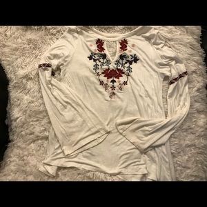 Bell sleeve embroidered top